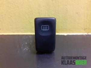 Begagnade Uppvärmningsbrytare, bakruta Volkswagen Golf II (19E) 1.8 GTI Pris € 10,00 Marginaltabell erbjuds av Autodemontage Klaas Boer