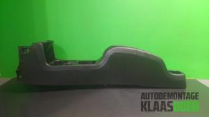 Begagnade Mittkonsol Fiat Panda/Pandina (312) 0.9 TwinAir 65 Pris € 35,00 Marginaltabell erbjuds av Autodemontage Klaas Boer