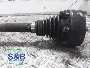 Gebruikte Cardanas links-voor (VWA) Volkswagen Golf IV (1J1) 1.8 20V Prijs € 70,00 Margeregeling aangeboden door Schaap & Bron