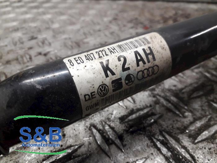 Drivaxel, höger fram från en Audi A4 (B6) 2.0 20V 2002