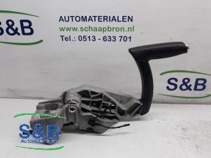 Begagnade Parkeringsbromsspak Audi A3 (8P1) 1.2 TFSI Pris € 24,99 Marginaltabell erbjuds av Schaap & Bron
