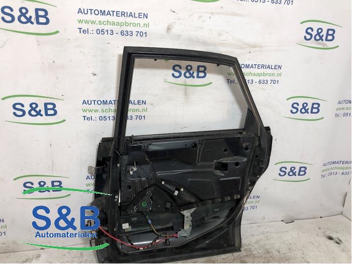 Drzwi prawe tylne wersja 4-drzwiowa z Audi A8 (D2) 3.3 TDI 32V Quattro 2001