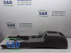 Gebruikte Middenconsoles Volkswagen Caddy Combi III (2KB,2KJ) 1.9 TDI Prijs € 35,00 Margeregeling aangeboden door Schaap & Bron