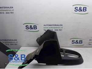 Gebruikte Middenconsoles Volkswagen Caddy III (2KA,2KH,2CA,2CH) 1.9 TDI Prijs € 25,00 Margeregeling aangeboden door Schaap & Bron