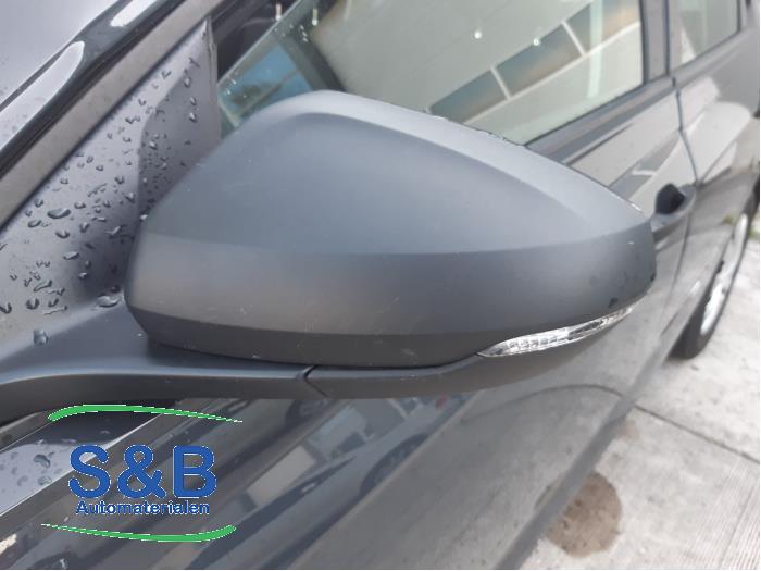 Buitenspiegel links van een Volkswagen Polo VI (AW1) 1.0 12V BlueMotion Technology 2018