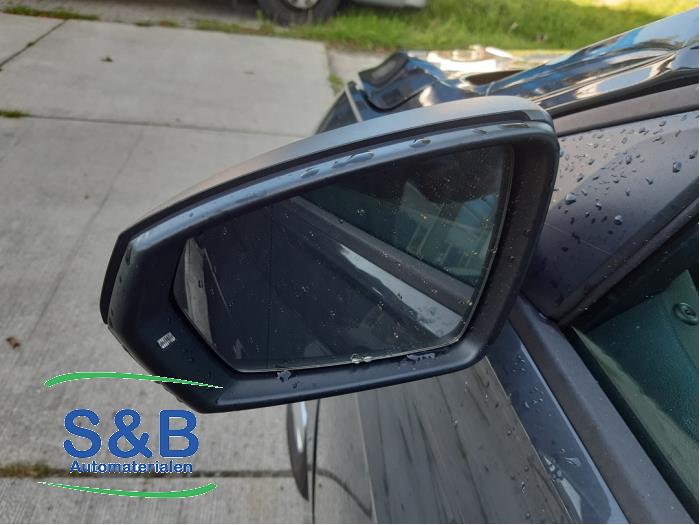 Buitenspiegel links van een Volkswagen Polo VI (AW1) 1.0 12V BlueMotion Technology 2018