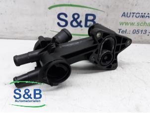 Używane Obudowa termostatu Audi A3 Cena € 60,00 Procedura marży oferowane przez Schaap & Bron