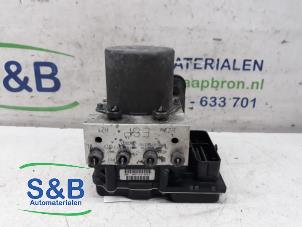 Begagnade ABS-pump Audi A4 (B8) 2.0 TDI 16V Pris € 100,00 Marginaltabell erbjuds av Schaap & Bron