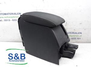 Begagnade Armstöd Volkswagen Golf VI (5K1) 1.4 TSI 160 16V Pris € 85,00 Marginaltabell erbjuds av Schaap & Bron