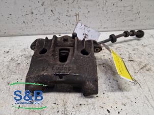 Begagnade Främre bromsok, vänster Volkswagen Transporter T4 1.9 TD Pris € 50,00 Marginaltabell erbjuds av Schaap & Bron