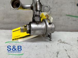 Używane Przewód paliwowy Audi 100 Avant Quattro (C4) 2.8i Cena € 81,00 Procedura marży oferowane przez Schaap & Bron