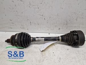 Gebruikte Aandrijfas links-voor Volkswagen Polo V (6R) 1.2 TDI 12V BlueMotion Prijs € 75,00 Margeregeling aangeboden door Schaap & Bron