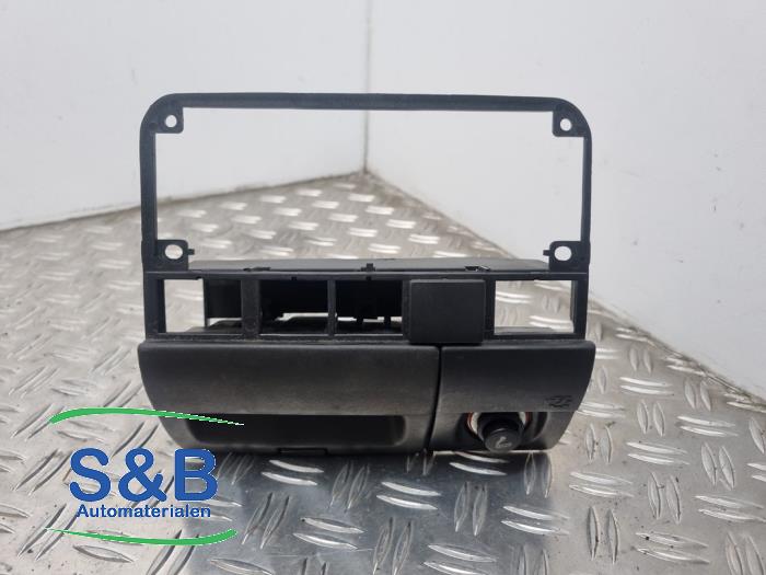 Diverse från en Volkswagen Golf III Cabrio Restyling (1E7) 1.6 1999