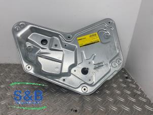 Begagnade Fönstermekanism för bakre dörr, 4-dörrars, höger Skoda Yeti (5LAC) 1.2 TSI 16V Pris € 45,00 Marginaltabell erbjuds av Schaap & Bron