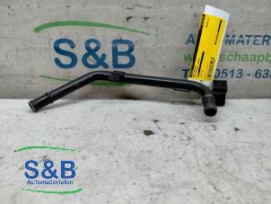 Używane Rura wodna Volkswagen Touran (1T1/T2) 1.6 FSI 16V Cena € 18,00 Procedura marży oferowane przez Schaap & Bron