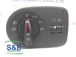 Begagnade Ljusbrytare Seat Ibiza ST (6J8) Pris € 45,00 Marginaltabell erbjuds av Schaap & Bron