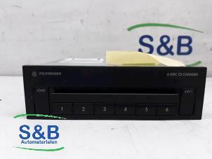Begagnade CD-växlare Volkswagen Golf V (1K1) 1.4 TSI 140 16V Pris € 40,00 Marginaltabell erbjuds av Schaap & Bron