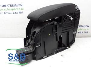 Begagnade Armstöd Volkswagen Golf VI Variant (AJ5/1KA) 1.6 TDI 16V 105 Pris € 80,00 Marginaltabell erbjuds av Schaap & Bron