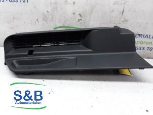 Begagnade Stolpklädsel vänster-bak Volkswagen Scirocco (137/13AD) Pris € 15,00 Marginaltabell erbjuds av Schaap & Bron