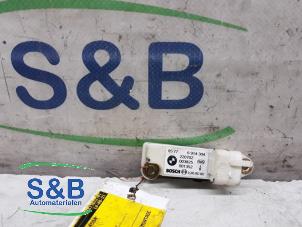 Begagnade Airbagsensor BMW Mini One/Cooper (R50) Pris € 15,00 Marginaltabell erbjuds av Schaap & Bron