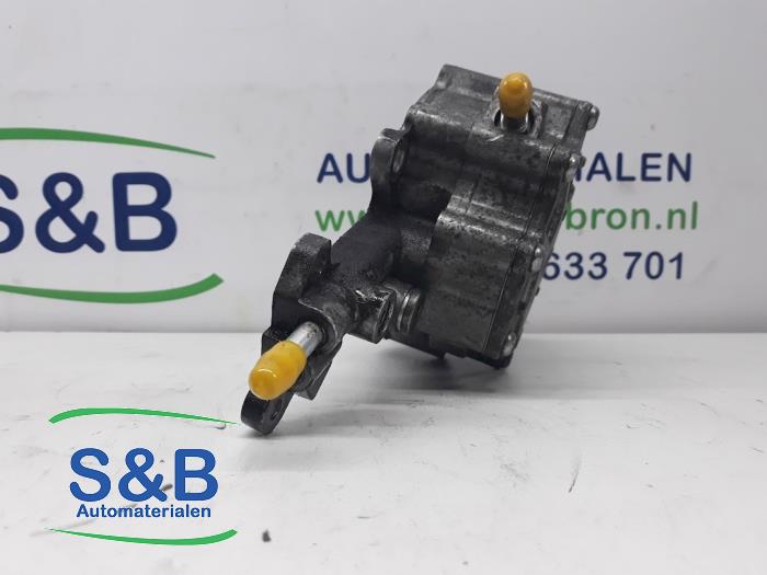 Brandstofpomp Mechanisch van een Volkswagen Golf VI (5K1) 1.9 TDI 2008