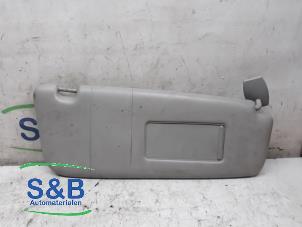 Używane Oslona przeciwsloneczna BMW 5 serie (E60) 520i 24V Cena € 20,00 Procedura marży oferowane przez Schaap & Bron