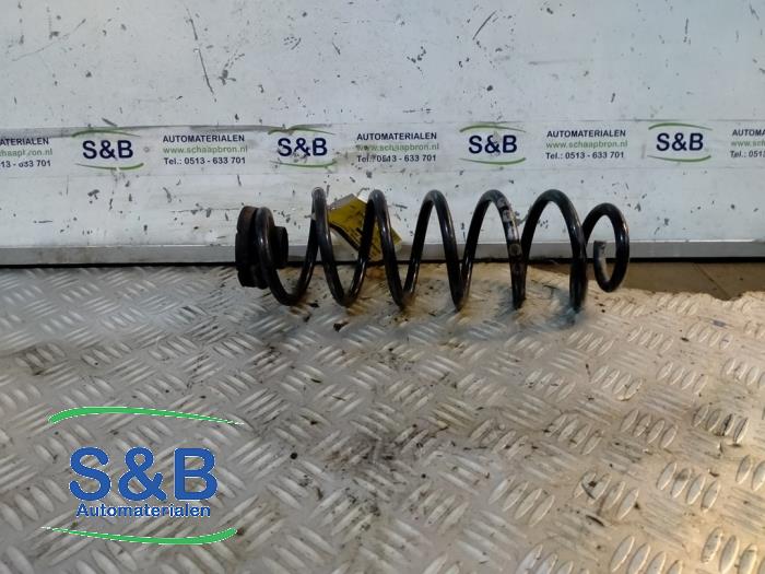 Schroefveer achter van een Seat Toledo (NHAA) 1.2 TSI 2013