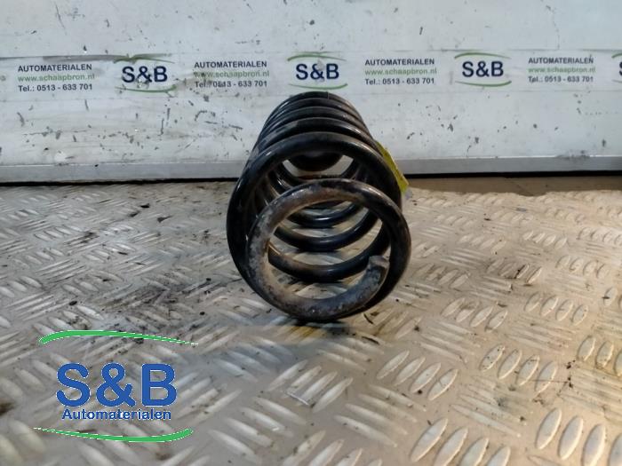 Schroefveer achter van een Seat Toledo (NHAA) 1.2 TSI 2013