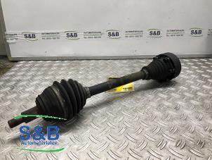 Gebruikte Cardanas links-voor (VWA) Volkswagen Bora (1J2) 2.0 Prijs € 50,00 Margeregeling aangeboden door Schaap & Bron