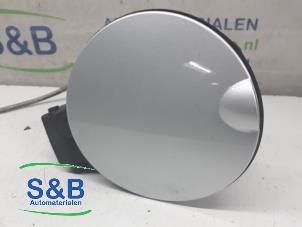 Begagnade Tanklucka Seat Leon (1P1) 1.2 TSI Pris € 30,00 Marginaltabell erbjuds av Schaap & Bron