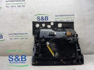 Begagnade Handskfack Audi A6 (C7) 2.0 TDI 16V Pris € 60,00 Marginaltabell erbjuds av Schaap & Bron