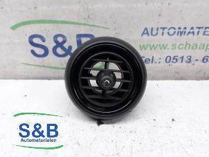 Gebruikte Luchtrooster Dashboard Mini Mini (F56) 1.5 12V Cooper Prijs € 25,00 Margeregeling aangeboden door Schaap & Bron