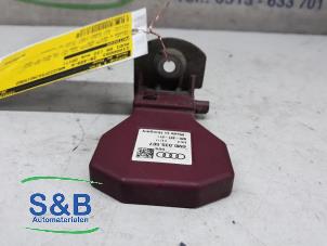 Gebruikte Antenne Audi A3 Limousine (8VS/8VM) 2.0 TDI 16V Quattro Prijs € 20,00 Margeregeling aangeboden door Schaap & Bron