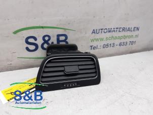 Gebruikte Luchtrooster Dashboard Volkswagen Golf VII (AUA) 1.6 TDI 16V Prijs € 20,00 Margeregeling aangeboden door Schaap & Bron