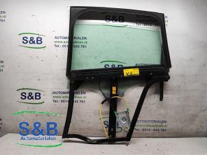 Begagnade Bakre dörrlist, övre, 4-dörrars, höger Audi A2 (8Z0) Pris € 75,00 Marginaltabell erbjuds av Schaap & Bron