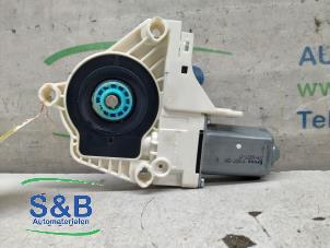 Gebruikte Raammotor Portier Seat Alhambra (7N) 2.0 TDI 16V Prijs € 35,00 Margeregeling aangeboden door Schaap & Bron