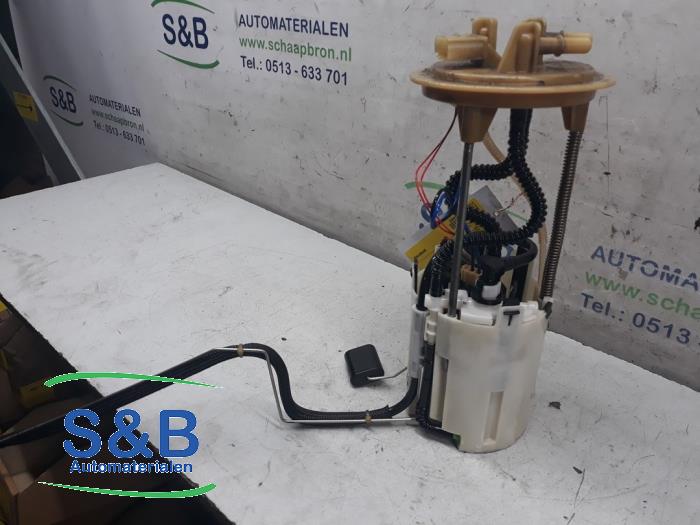Elektrisk bränslepump från en Volkswagen Crafter 2.0 TDI 2013