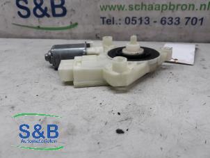 Gebruikte Raammotor Portier Volkswagen Golf VII (AUA) 2.0 GTD 16V Prijs € 35,00 Margeregeling aangeboden door Schaap & Bron