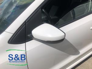 Używane Lusterko zewnetrzne lewe Volkswagen Polo V (6R) 1.2 TDI 12V BlueMotion Cena € 75,00 Procedura marży oferowane przez Schaap & Bron