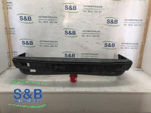 Begagnade Främre stötfångare Volkswagen Passat (32B) 1.6 C,CL,GL Pris € 90,00 Marginaltabell erbjuds av Schaap & Bron