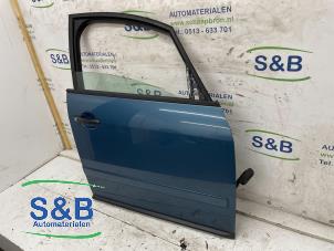 Begagnade Framdörr, 4-dörrars, höger Audi A2 (8Z0) 1.2 TDI Pris € 75,00 Marginaltabell erbjuds av Schaap & Bron