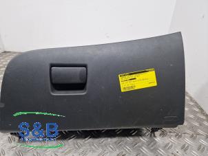 Gebruikte Handschoenenkastje Opel Insignia Grand Sport 1.6 Turbo 16V 200 Prijs € 35,00 Margeregeling aangeboden door Schaap & Bron