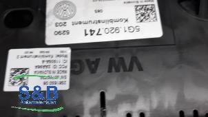Begagnade Instrumentpanel Volkswagen Golf VII (AUA) 1.6 TDI BlueMotion 16V Pris € 125,00 Marginaltabell erbjuds av Schaap & Bron