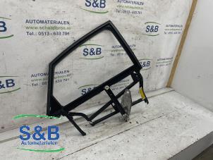 Używane Drzwi lewe przednie korpus wersja 4-drzwiowa Audi A6 (C5) 2.4 V6 30V Cena € 70,00 Procedura marży oferowane przez Schaap & Bron