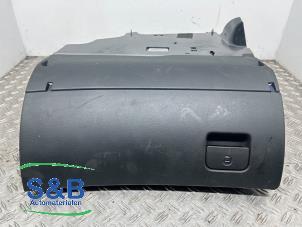 Begagnade Handskfack Audi A6 (C5) 2.4 V6 30V Pris € 45,00 Marginaltabell erbjuds av Schaap & Bron