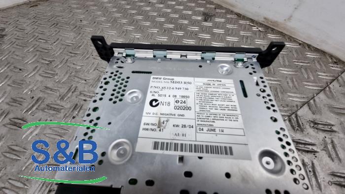 Radio/Cassette van een MINI Mini One/Cooper (R50) 1.6 16V Cooper 2004