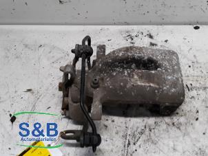 Gebruikte Remklauw (Tang) links-achter Peugeot Partner (GC/GF/GG/GJ/GK) 1.6 HDI 75 Prijs € 30,00 Margeregeling aangeboden door Schaap & Bron