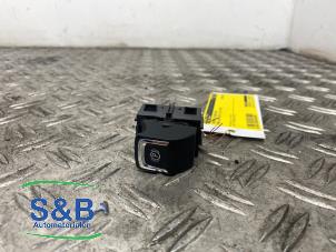 Gebruikte Handrem schakelaar Opel Insignia Grand Sport 1.6 Turbo 16V 200 Prijs € 25,00 Margeregeling aangeboden door Schaap & Bron