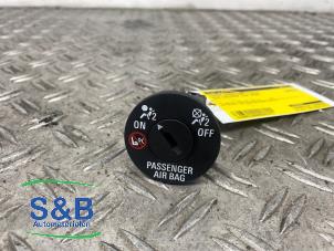 Gebruikte Airbag schakelaar Opel Insignia Grand Sport 1.6 Turbo 16V 200 Prijs € 10,00 Margeregeling aangeboden door Schaap & Bron