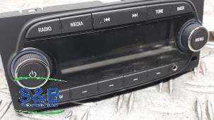 Begagnade Radio Opel Karl 1.0 12V Pris € 80,00 Marginaltabell erbjuds av Schaap & Bron